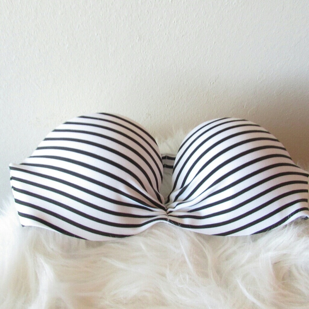 Hollister 32B black and white Striped bikini top